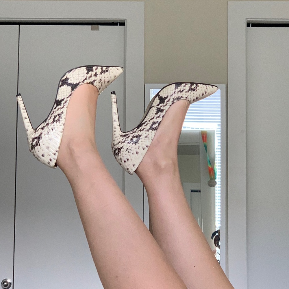 Steve Madden Snakeskin Proto Heel in US size 9
